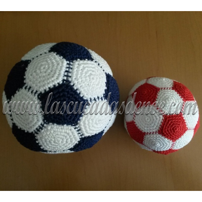Pelotas de futbol de ganchillo